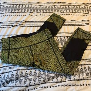 LULULEMON cropped legging with side pockets